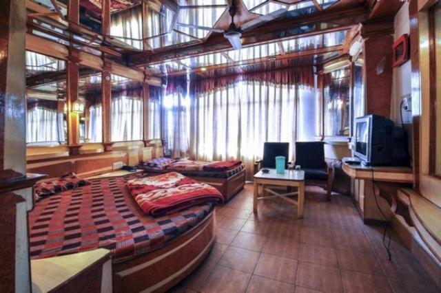 Hotel Gulmarg Regency Шимла Экстерьер фото