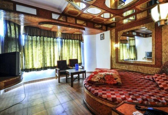 Hotel Gulmarg Regency Шимла Экстерьер фото