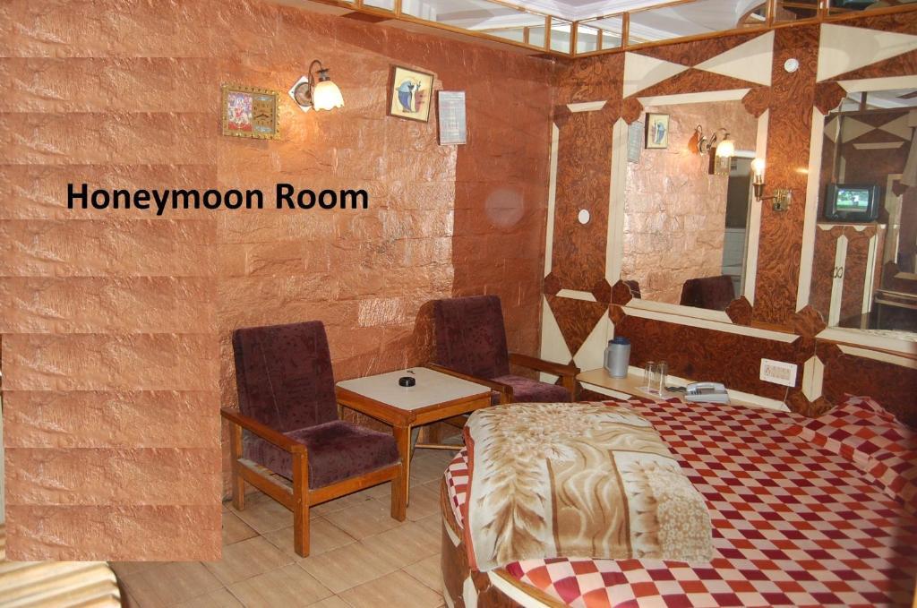 Hotel Gulmarg Regency Шимла Номер фото